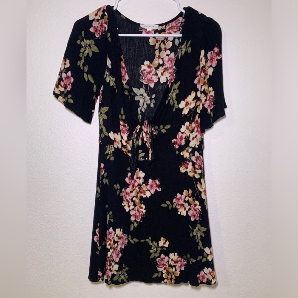 Black Floral Dress - Socialite Brand - Mini Dress Tie Front Flutter Sleeves